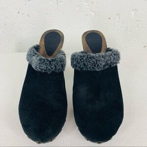 Henry Cuir Women’s Size 40 Black Suede Clogs
